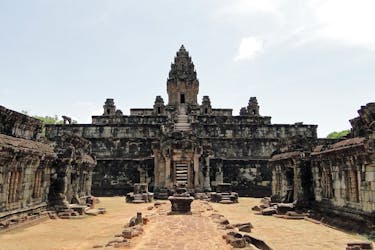 Excursão privada de meio dia ao templo do grupo Roluos perto de Siem Reap